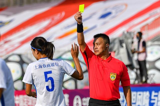 泰晤士报：曼联接近任命阿莫林 范尼可能只带一场