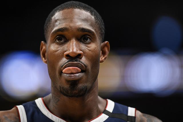 霍勒迪26分东契奇空砍三双 绿军力克独行侠2-0